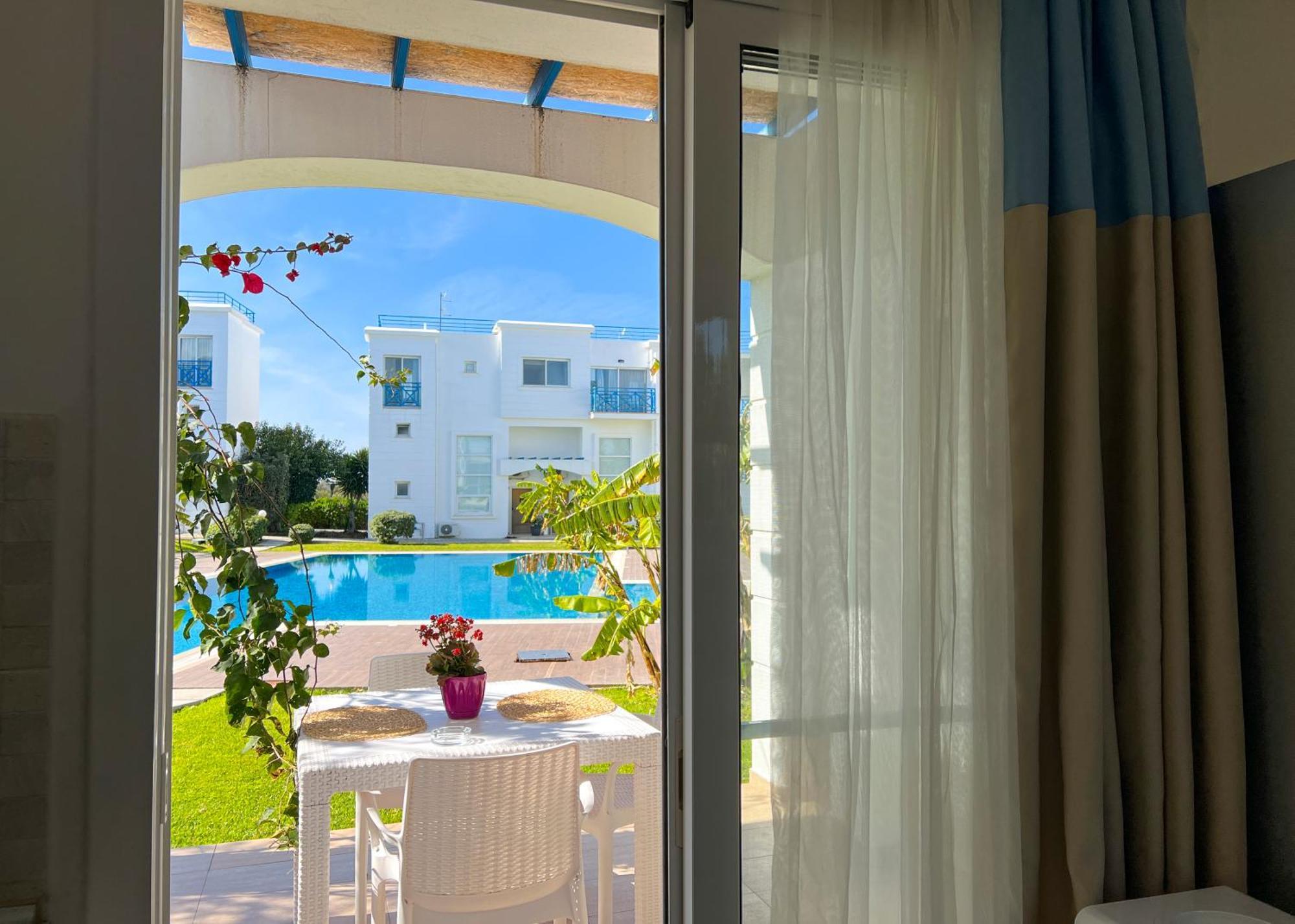 קיירניה Garden Loft Apt With Pool In Alsancak Kyrenia מראה חיצוני תמונה